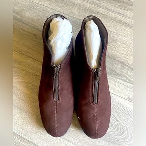 Aerosoles Tourista Dark Brown Front Zip Bootie